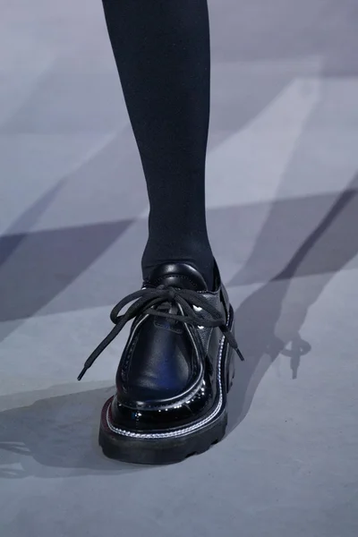 Look 10
